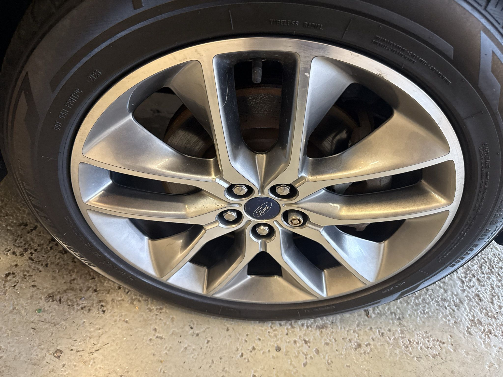 Used 2018 Ford Edge Titanium w/ Equipment Group 301A AWD/4WD image 35