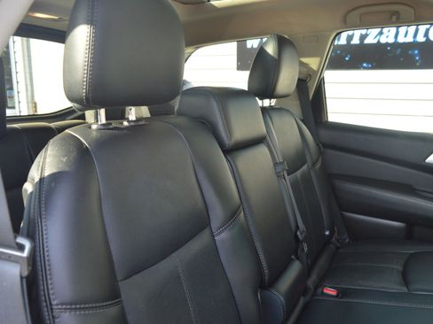 Used 2015 Nissan Pathfinder Platinum AWD/4WD image 25