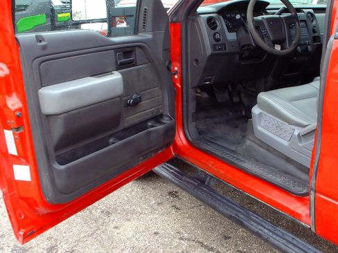 Used 2014 Ford F150 XL w/ Trailer Tow Package RWD image 5