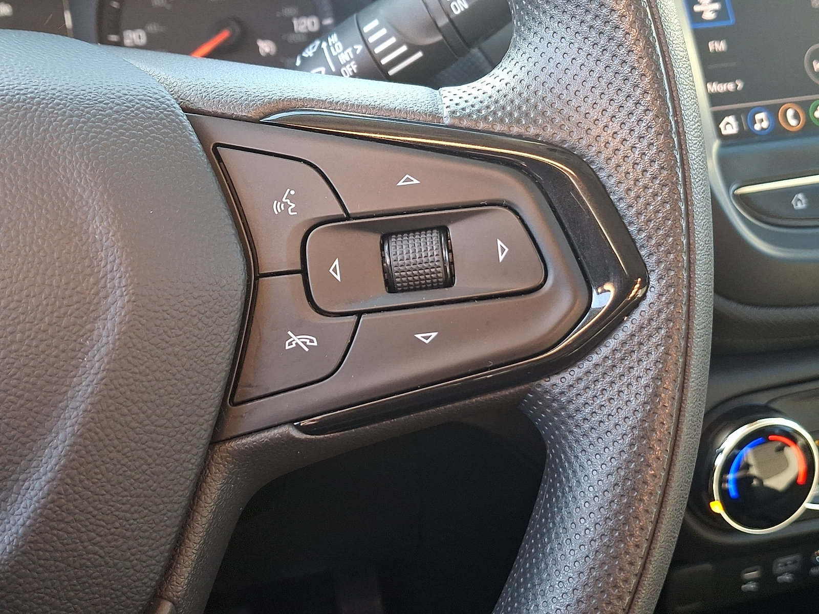 Used 2023 Chevrolet TrailBlazer LT FWD image 23