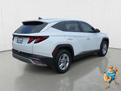Certified 2026 Hyundai Tucson SE FWD image 5