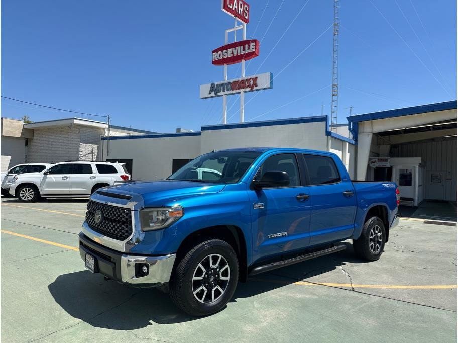 Used 2018 Toyota Tundra SR5 w/ TRD Off Road Package AWD/4WD image 11