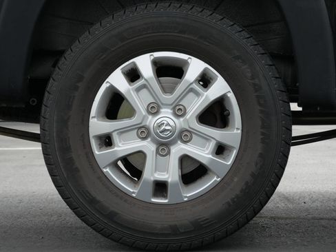Used 2023 RAM ProMaster 2500 w/ Driver Convenience Group FWD image 8