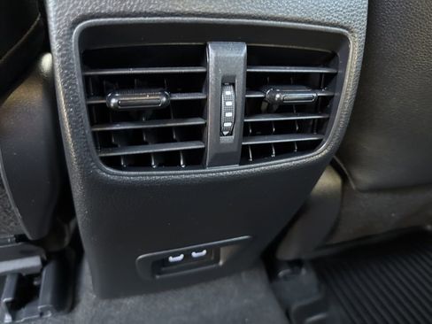 Used 2024 Toyota Corolla Cross XSE w/ Convenience Package image 40