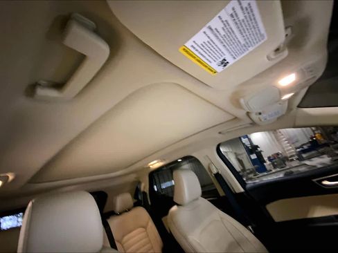 Used 2024 Ford Edge SEL w/ Convenience Package image 13