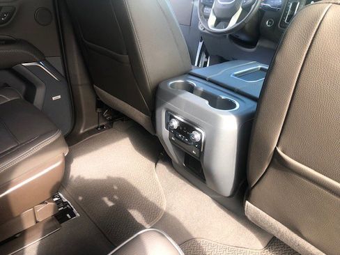 Used 2022 GMC Yukon XL Denali image 25