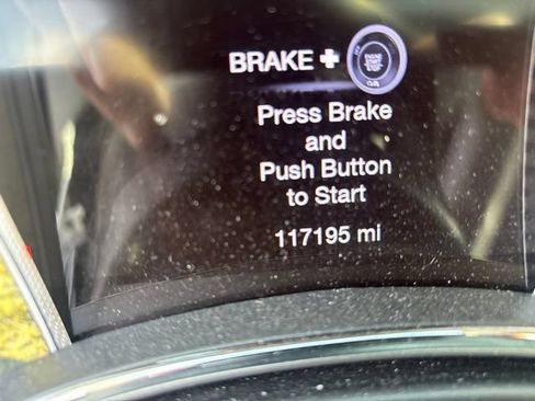 Used 2018 Jeep Grand Cherokee Altitude AWD/4WD image 4
