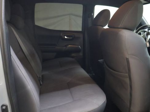 Used 2019 Toyota Tacoma TRD Off-Road image 13