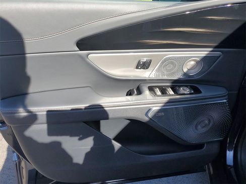 Certified 2024 Lincoln Nautilus Reserve w/ Equipment Group 203A image 17