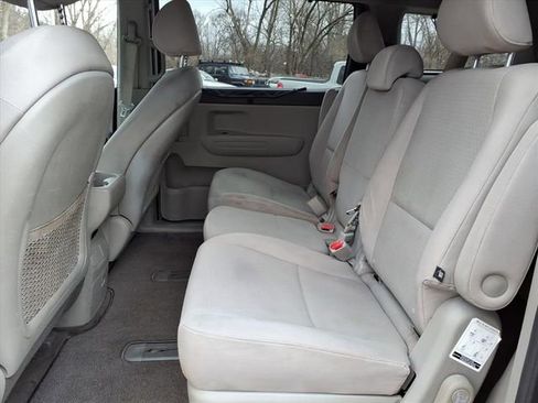 Used 2016 Kia Sedona LX w/ LX Convenience Package image 14