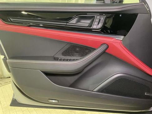 New 2026 Porsche Panamera 4 AWD/4WD image 36
