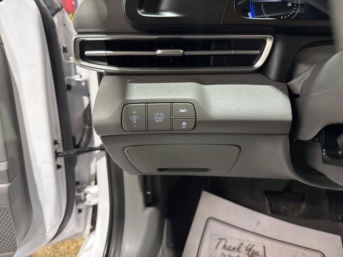 Used 2021 Hyundai Elantra Blue image 15