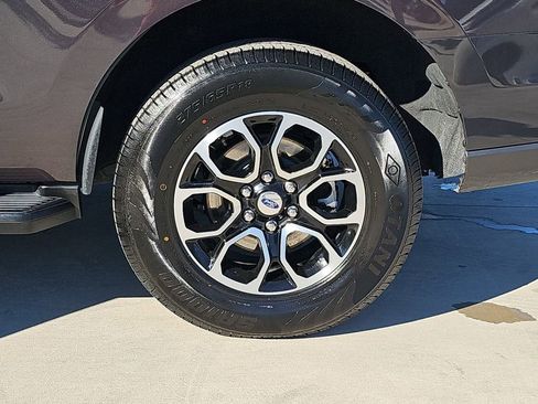 Used 2024 Ford Expedition XLT image 37