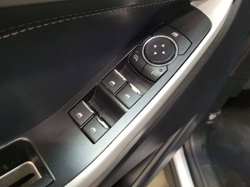 Used 2020 Ford Explorer XLT w/ Equipment Group 202A RWD image 27