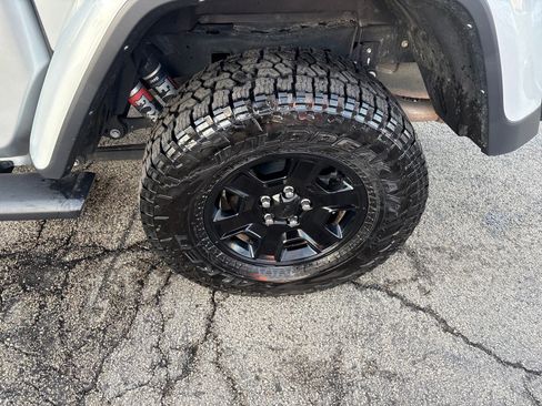 Used 2023 Jeep Gladiator Mojave w/ Cold Weather Group image 31