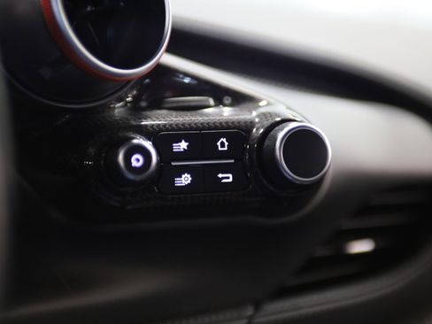 Used 2021 Ferrari F8 Tributo RWD image 25