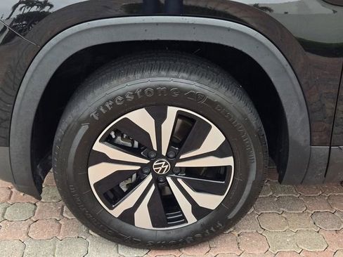 Used 2024 Volkswagen Atlas SE FWD image 12