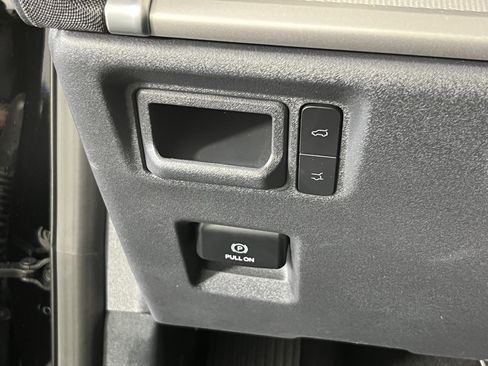 Used 2025 Ford Expedition Active image 19