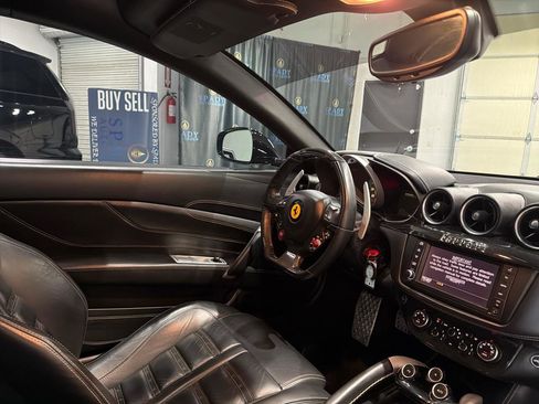 Used 2014 Ferrari FF image 35