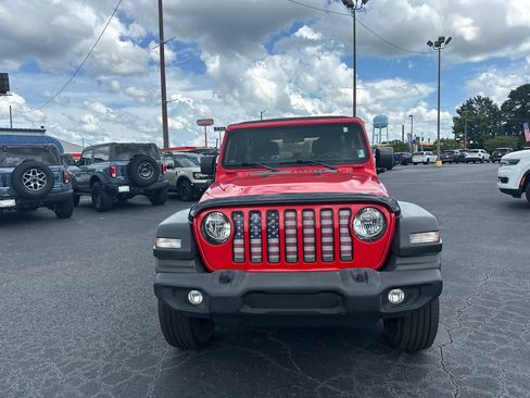 Used 2019 Jeep Wrangler Unlimited Sport AWD/4WD image 2