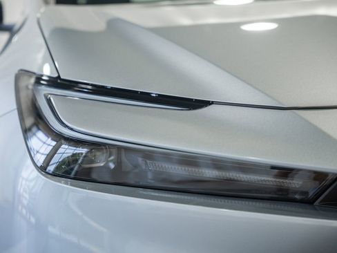 New 2026 Toyota Prius Plug-In Hybrid FWD image 12