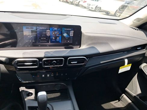 New 2026 Nissan Sentra SR w/ Floor Mat Package FWD image 20