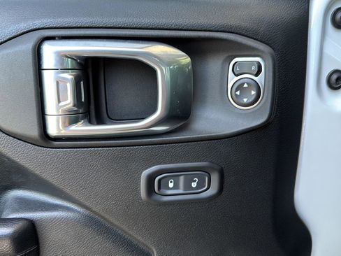 Used 2021 Jeep Wrangler Unlimited Sport AWD/4WD image 19