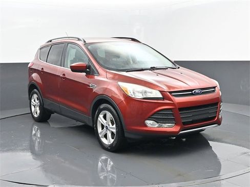Used 2014 Ford Escape SE w/ Equipment Group 201A image 3