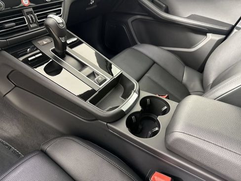 Certified 2025 Porsche Macan S AWD/4WD image 31