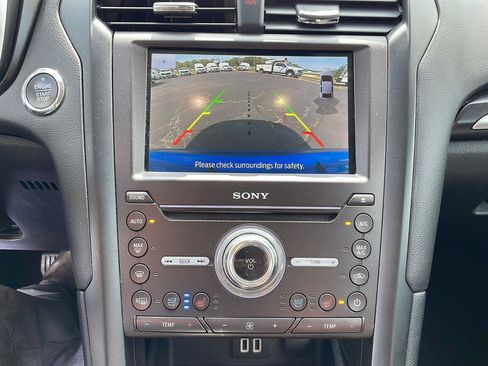 Used 2019 Ford Fusion Titanium FWD image 23