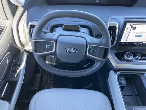 New 2026 Ford Expedition Max Platinum w/ Platinum Ultimate Package AWD/4WD image 13