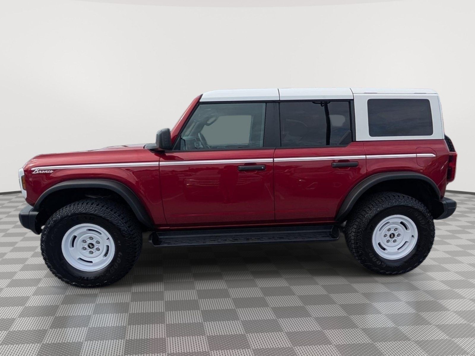 Used 2026 Ford Bronco Heritage Edition AWD/4WD image 2