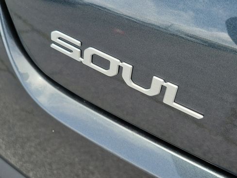 Certified 2025 Kia Soul LX w/ LX Technology Package FWD image 8