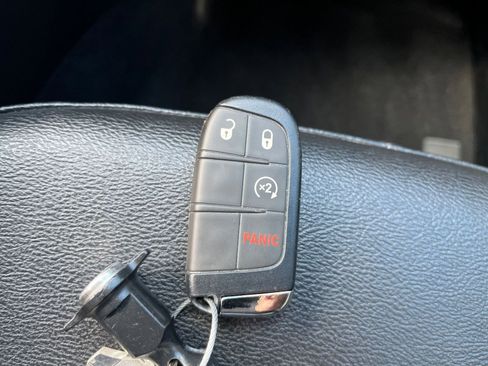 Used 2025 Jeep Compass Limited AWD/4WD image 21