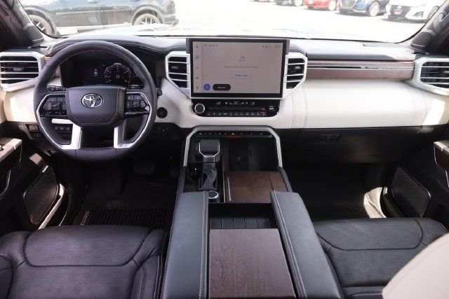 Used 2025 Toyota Sequoia Capstone AWD/4WD image 15
