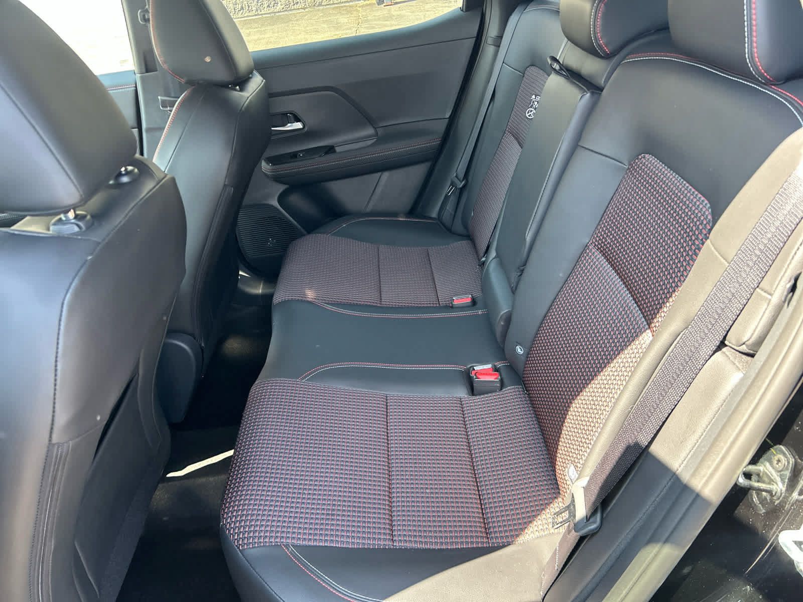 Used 2025 Nissan Kicks SR AWD/4WD image 20