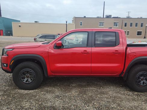 Used 2026 Nissan Frontier PRO-4X AWD/4WD image 7