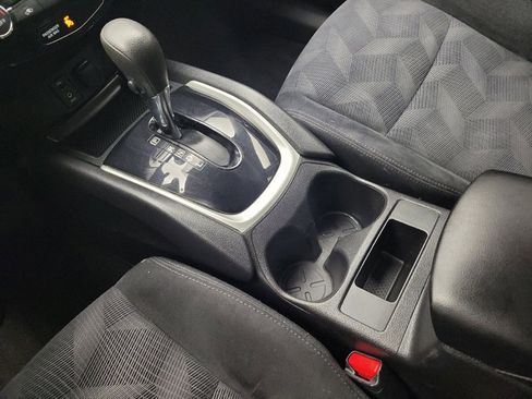 Used 2014 Nissan Rogue SV AWD/4WD image 26