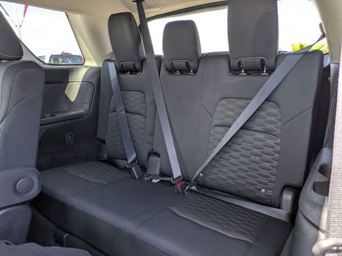 Certified 2023 Nissan Pathfinder SV w/ SV Premium Package FWD image 16