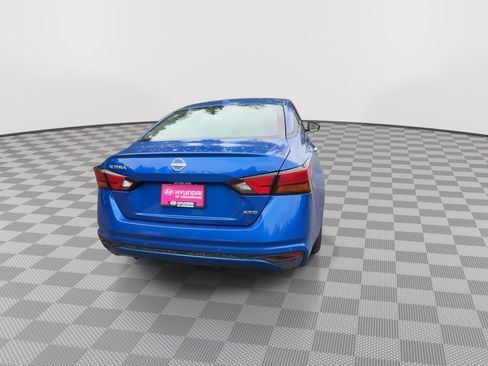 Used 2025 Nissan Altima 2.5 SV AWD/4WD image 7