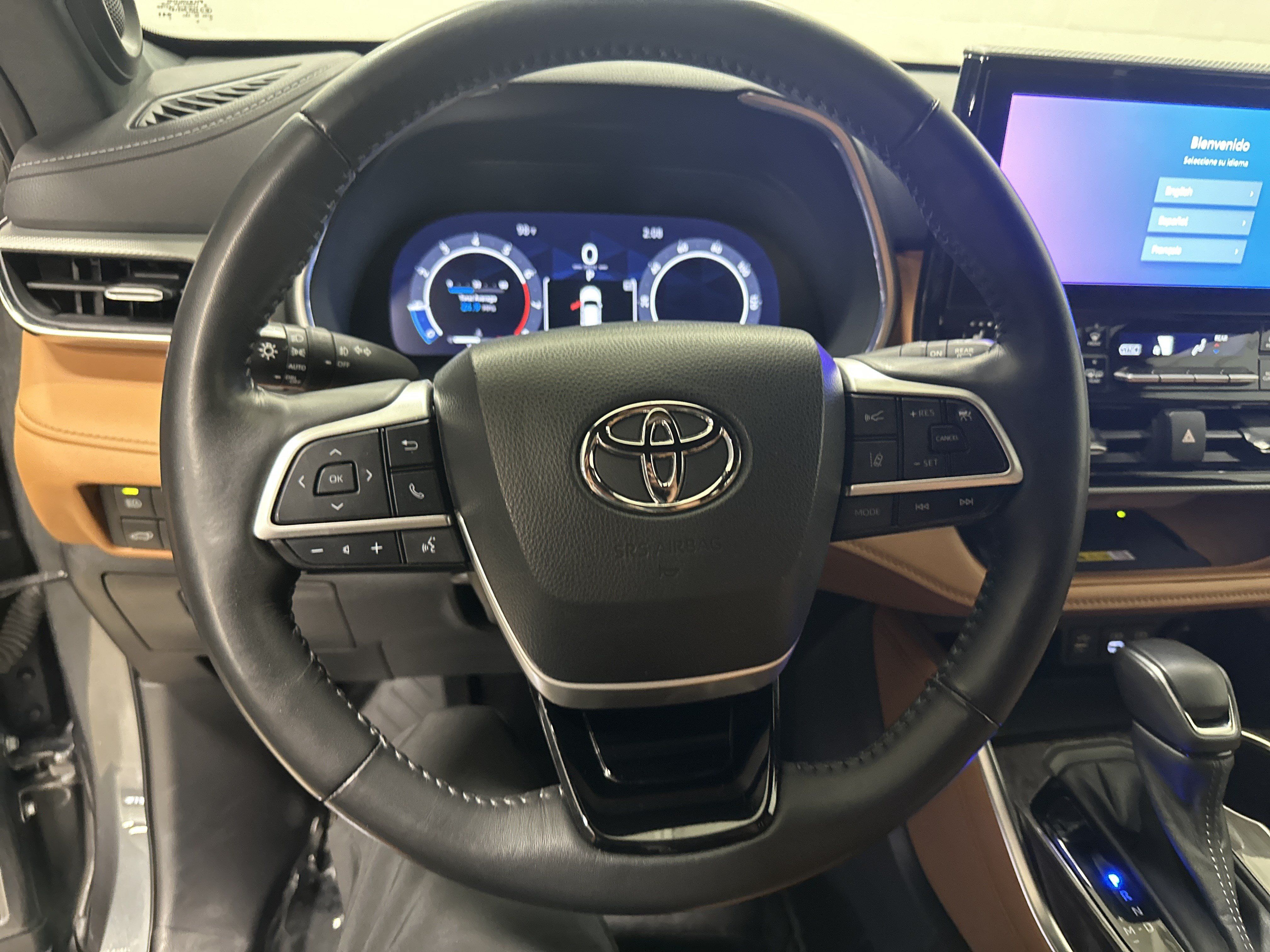 Used 2023 Toyota Highlander Platinum AWD/4WD image 18