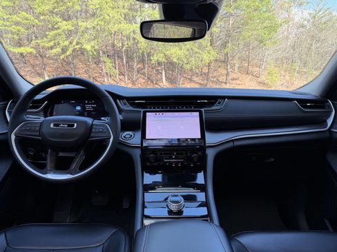 Used 2023 Jeep Grand Cherokee L Limited image 8