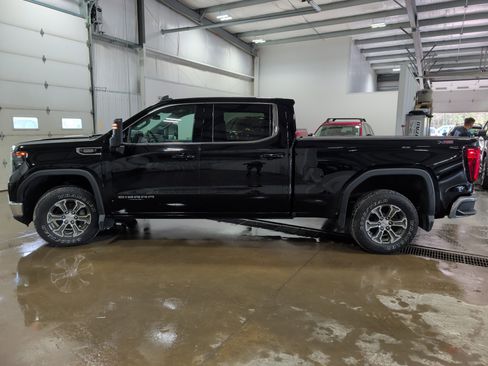 Used 2024 GMC Sierra 1500 SLE w/ Preferred Package AWD/4WD image 5