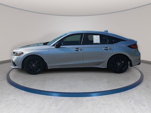 Used 2023 Honda Civic Sport image 5