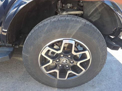 Used 2021 Ford Bronco Outer Banks image 2