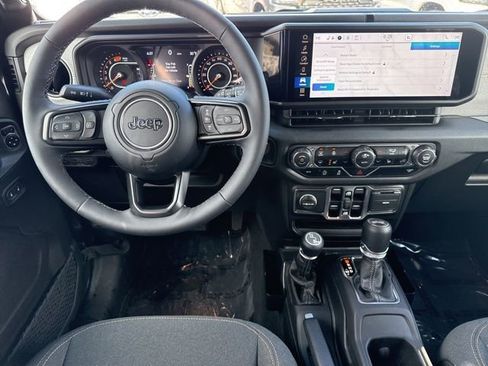 Used 2025 Jeep Wrangler Sport S image 27