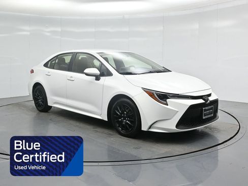 Used 2020 Toyota Corolla LE image 1