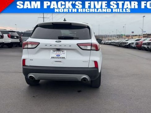 Used 2020 Ford Escape SE image 8