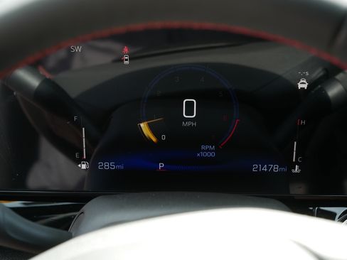 Used 2025 Chevrolet Trax RS w/ Driver Confidence Package FWD image 21