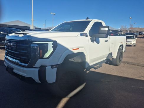 Used 2024 GMC Sierra 2500 Pro w/ Convenience Package image 3